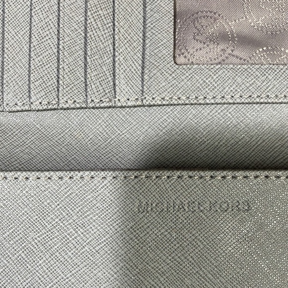MICHAEL KORS GENUINE LEATHER GRAY SNAKE STYLE CARDS WALLET - Picture 5 of 10